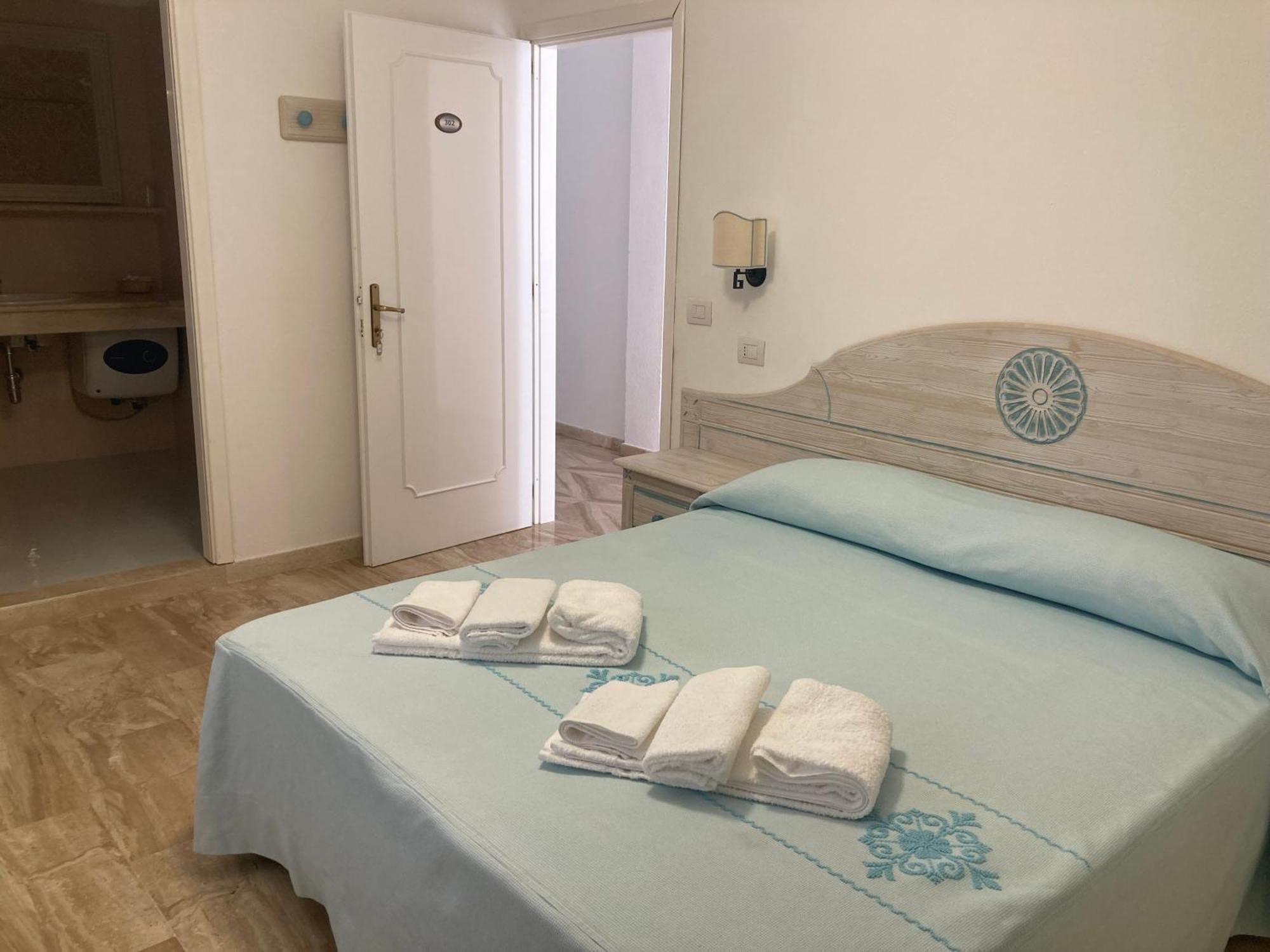 Hotel Villa Campana Cala Liberotto Bagian luar foto